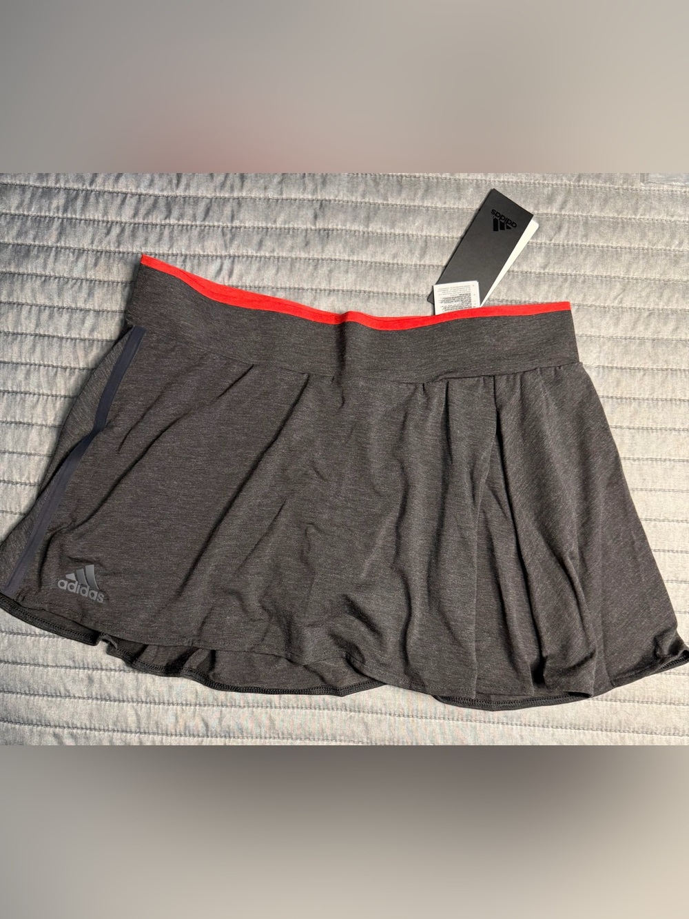 adidas Barricade Charcoal Black Tennis skirt with Red Trim built in ballshorts M
